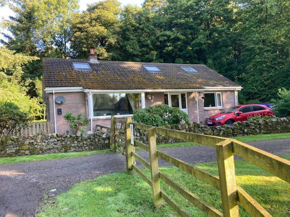 Tranquil Thornhill Cottage Retreat With Hot Tub Moniaive Exterior photo